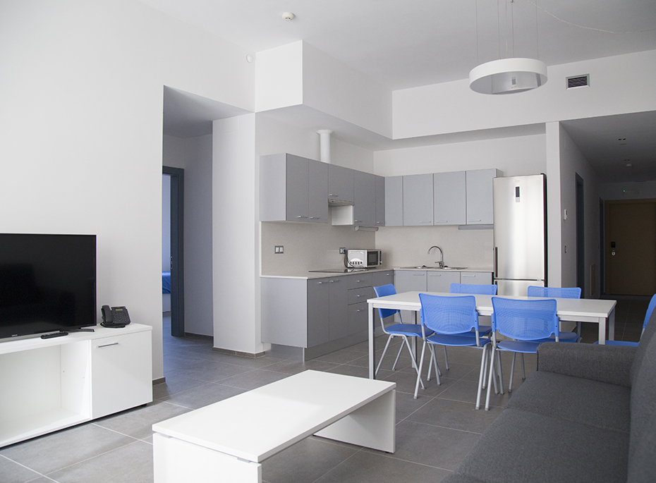 Salón-comedor y cocina del apartamento de cuatro personas